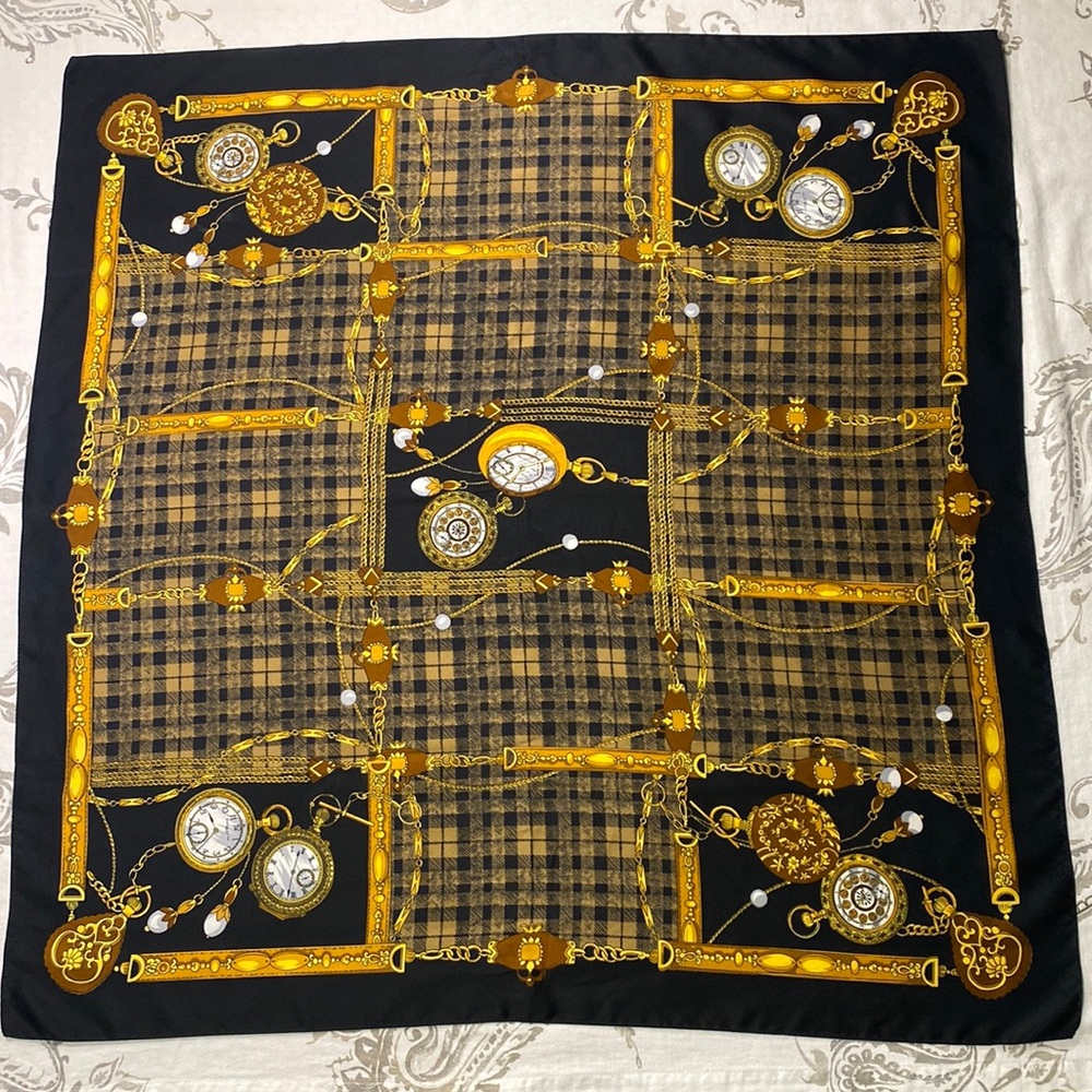 Scarf woman’s
